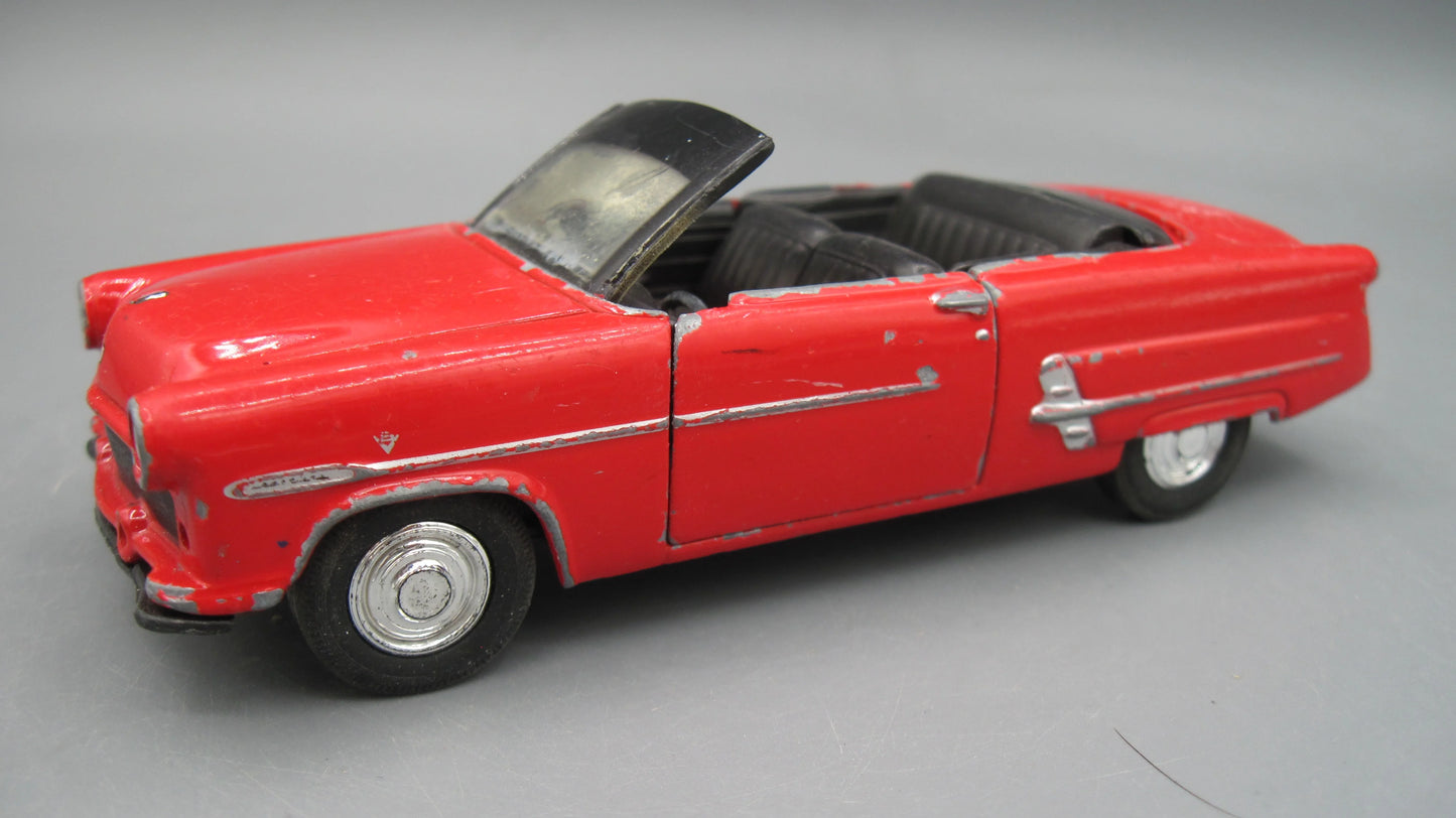 Welly   Ford Crestline Sunliner 1953 Red