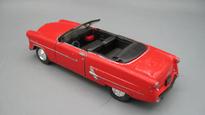 Welly   Ford Crestline Sunliner 1953 Red