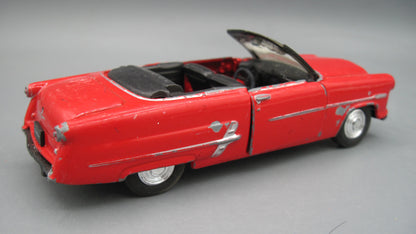 Welly   Ford Crestline Sunliner 1953 Red