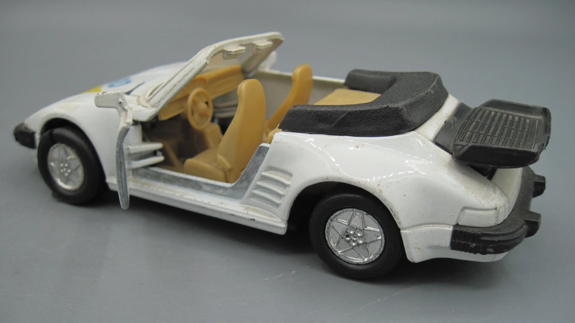 Welly   Porsche 911 Flatnose Turbo  White