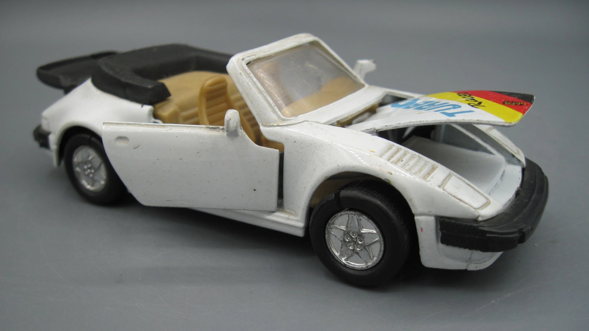 Welly   Porsche 911 Flatnose Turbo  White