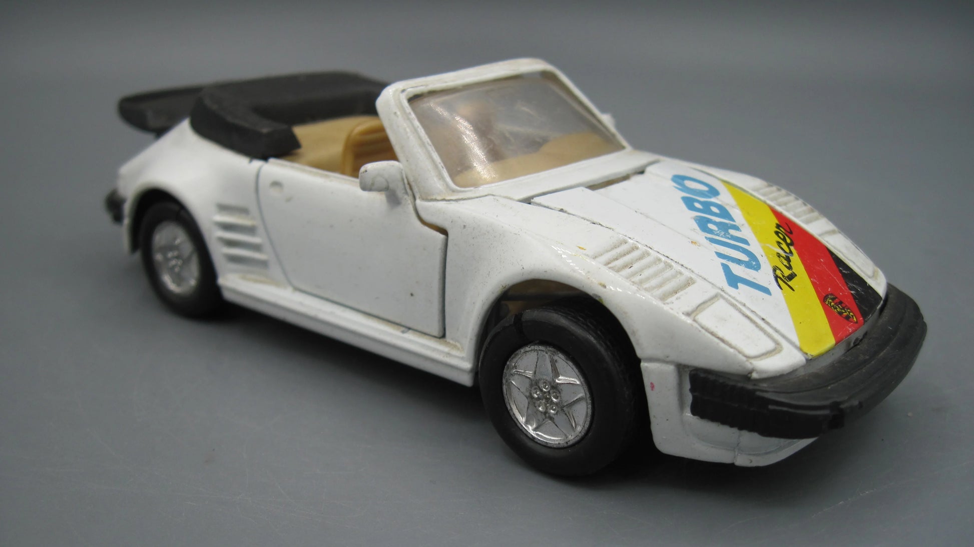 Welly   Porsche 911 Flatnose Turbo  White