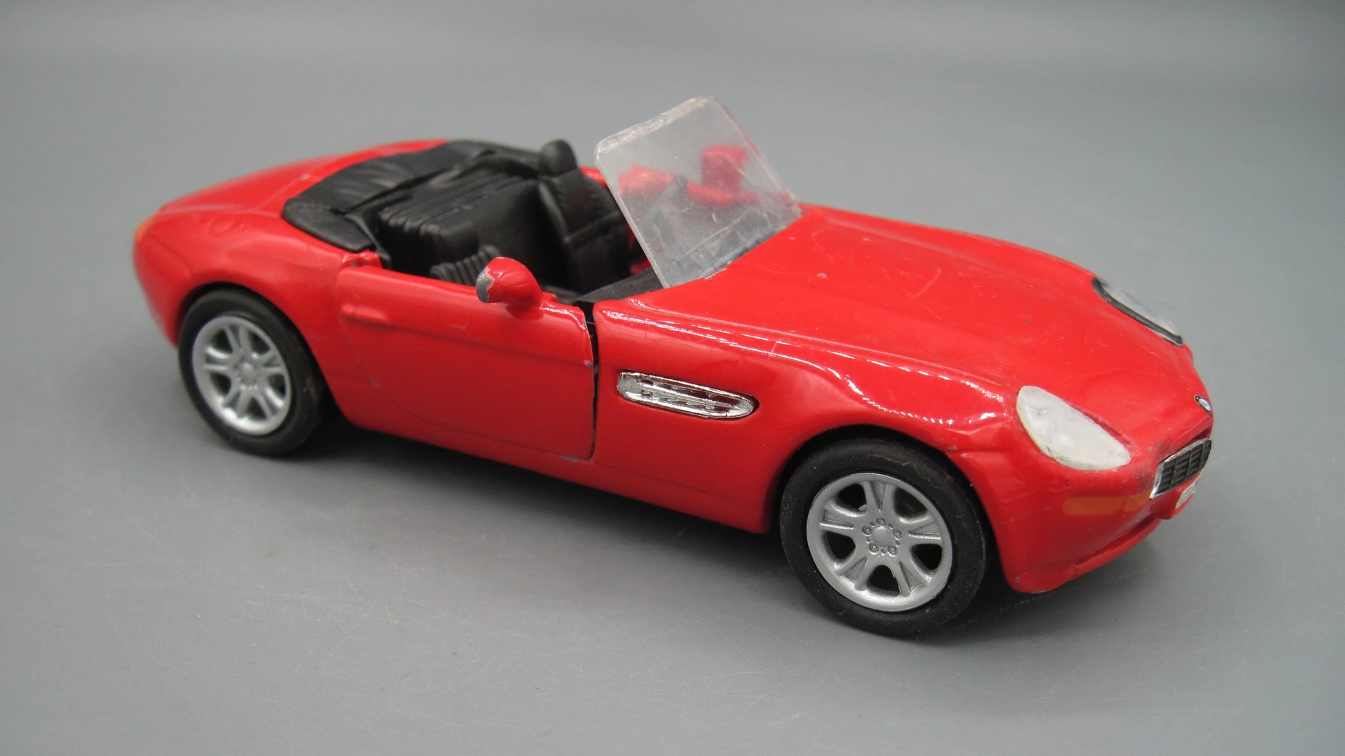 Welly   BMW Z8  Red