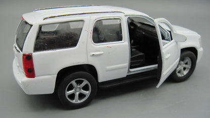 Welly   Chevrolet Tahoe 2008 White