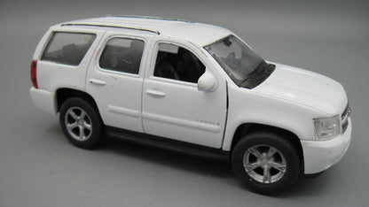 Welly   Chevrolet Tahoe 2008 White