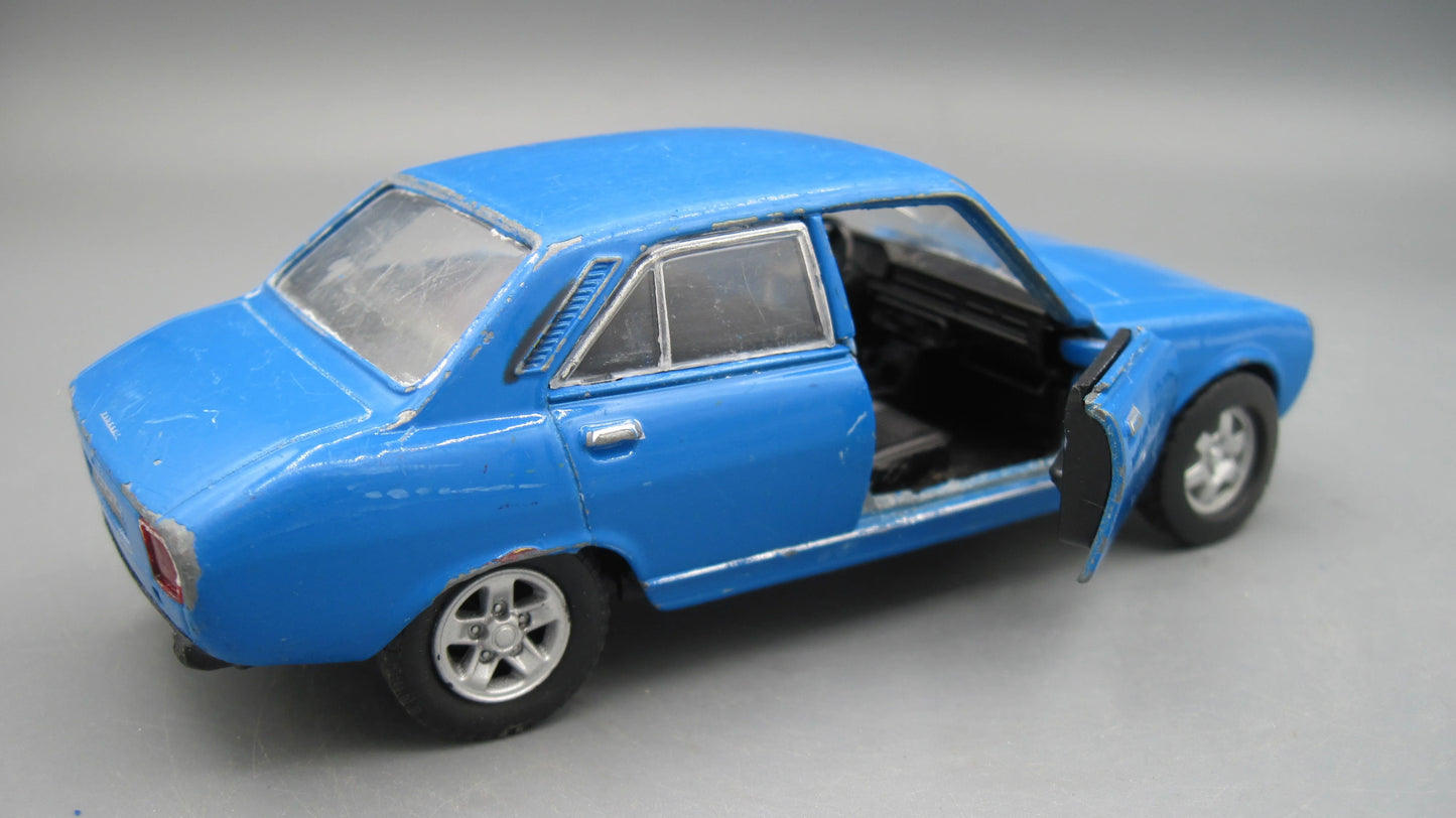 Welly   Peugeot 504 1975 Blue