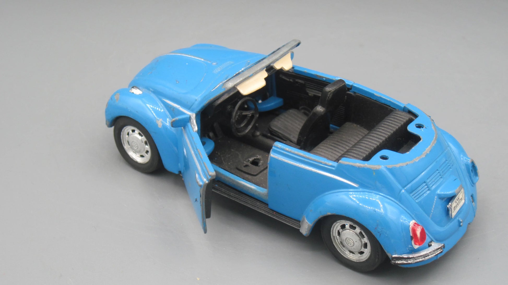 Welly   Volkswagen Beetle Convertible  Blue 