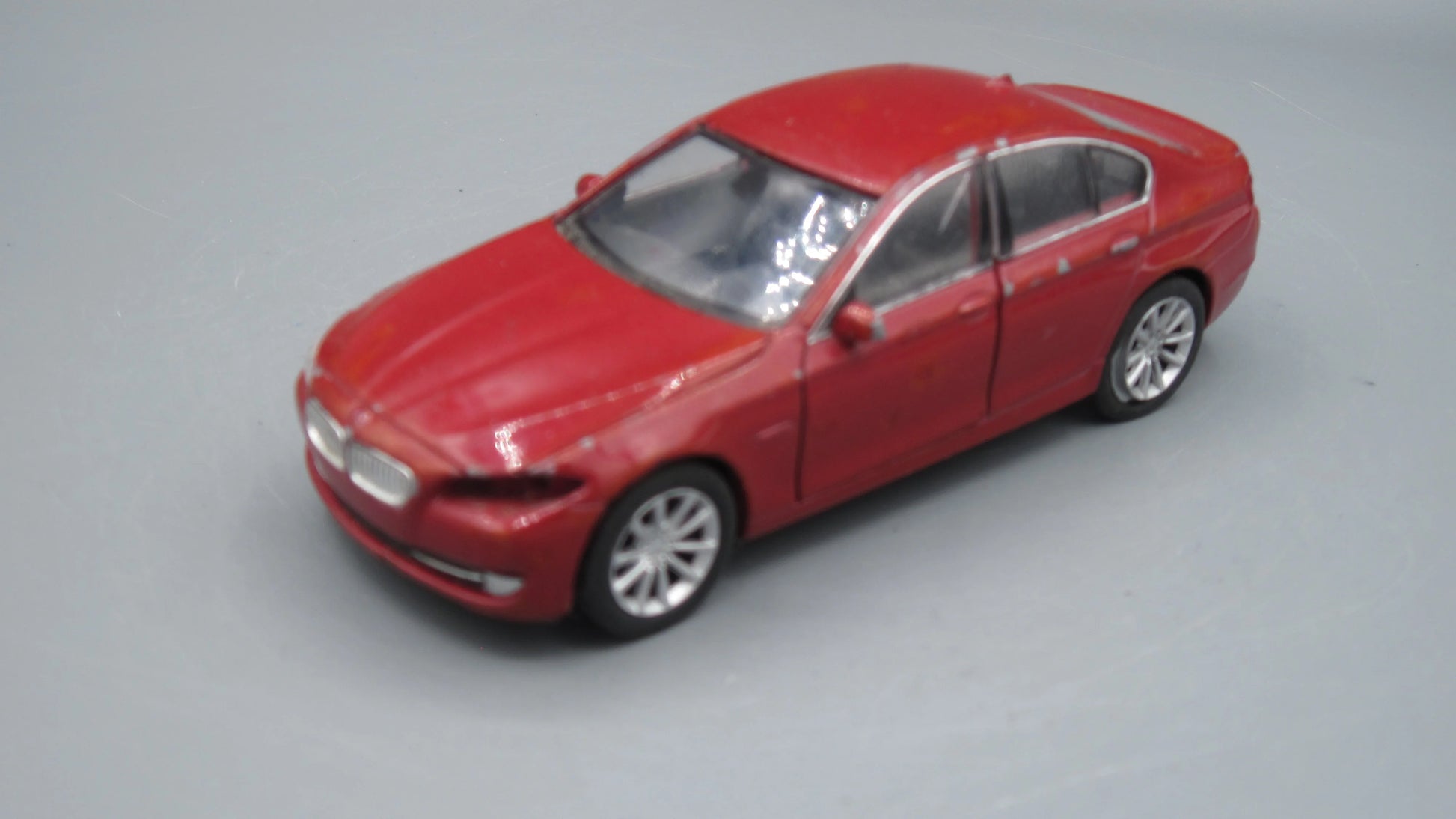 Welly   BMW 535i  Red