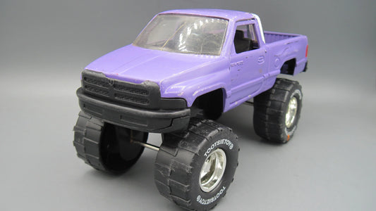 Tootsietoy   Dodge Ram 1500 1995 Purple