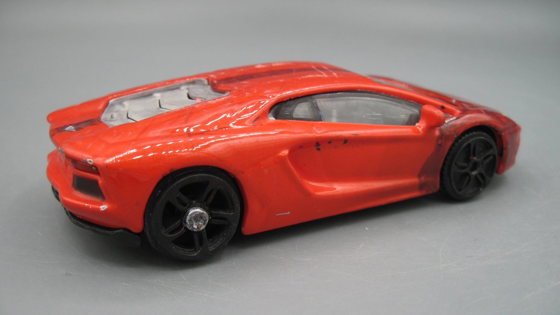 Bburago   Lamborghini Aventador LP700-4  Red