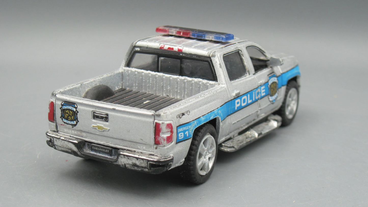 Kinsmart   Chevrolet Silverado  Silver