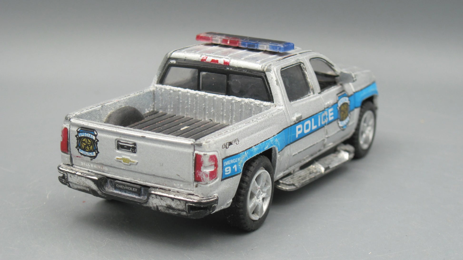 Kinsmart   Chevrolet Silverado  Silver