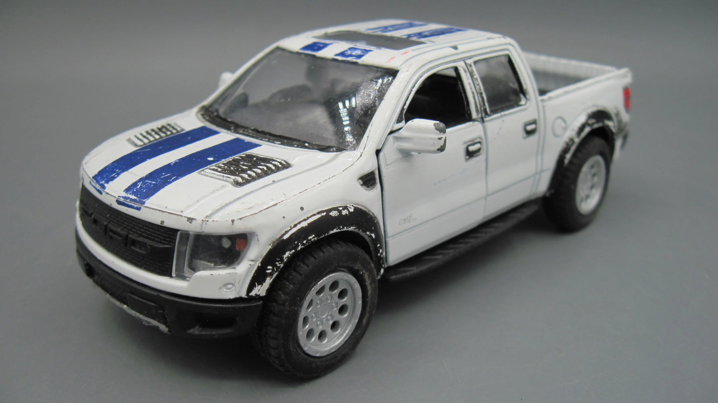Kinsmart   Ford F-150 SVT Raptor Super Crew  White