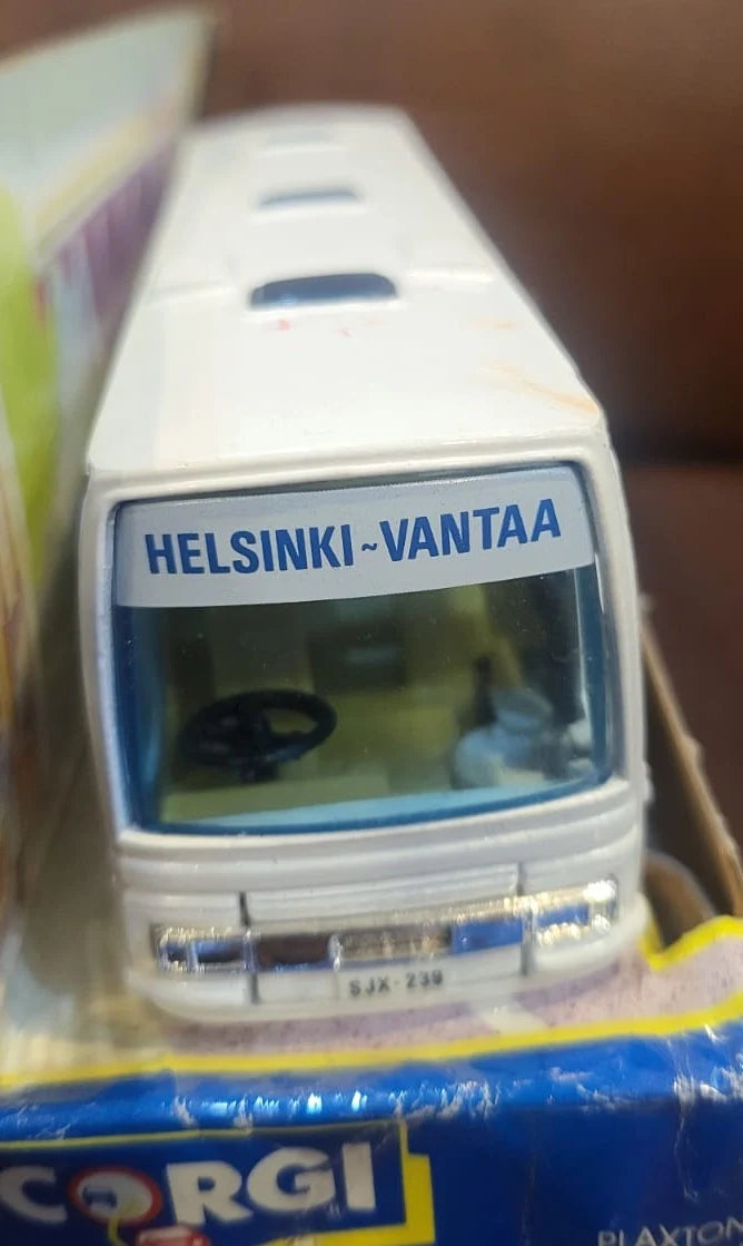 Corgi   Plaxton Coach Finnair, Helsinki-Vantaa Airport 1992 White