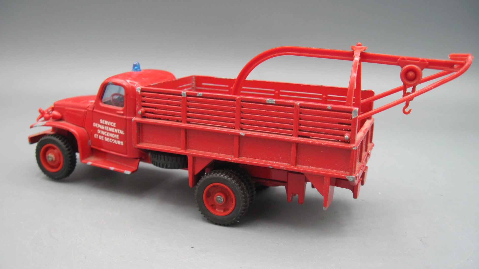Solido   GMC Fire Truck With Crane  Red