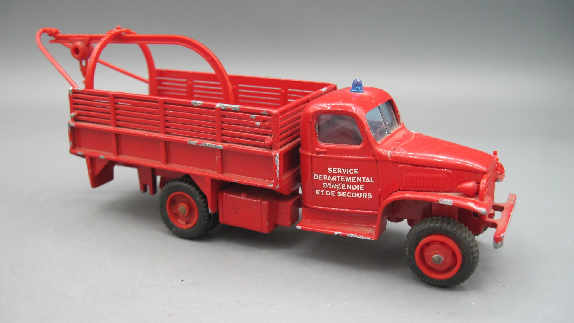 Solido   GMC Fire Truck With Crane  Red