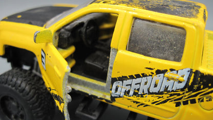 Maisto   Chevrolet Silverado 1500 Z71 2014 Yellow