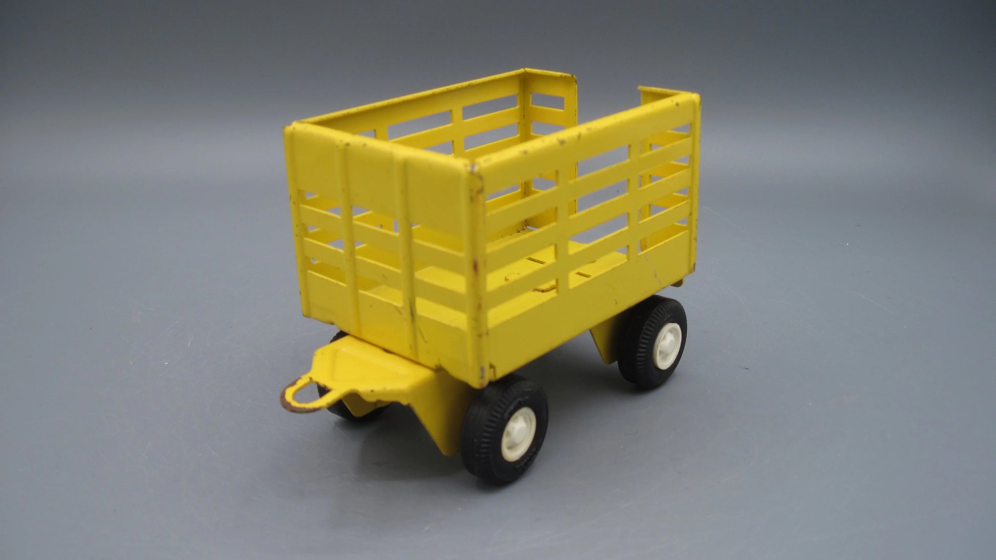 Tonka    Farm Tractor Trailer  Yellow
