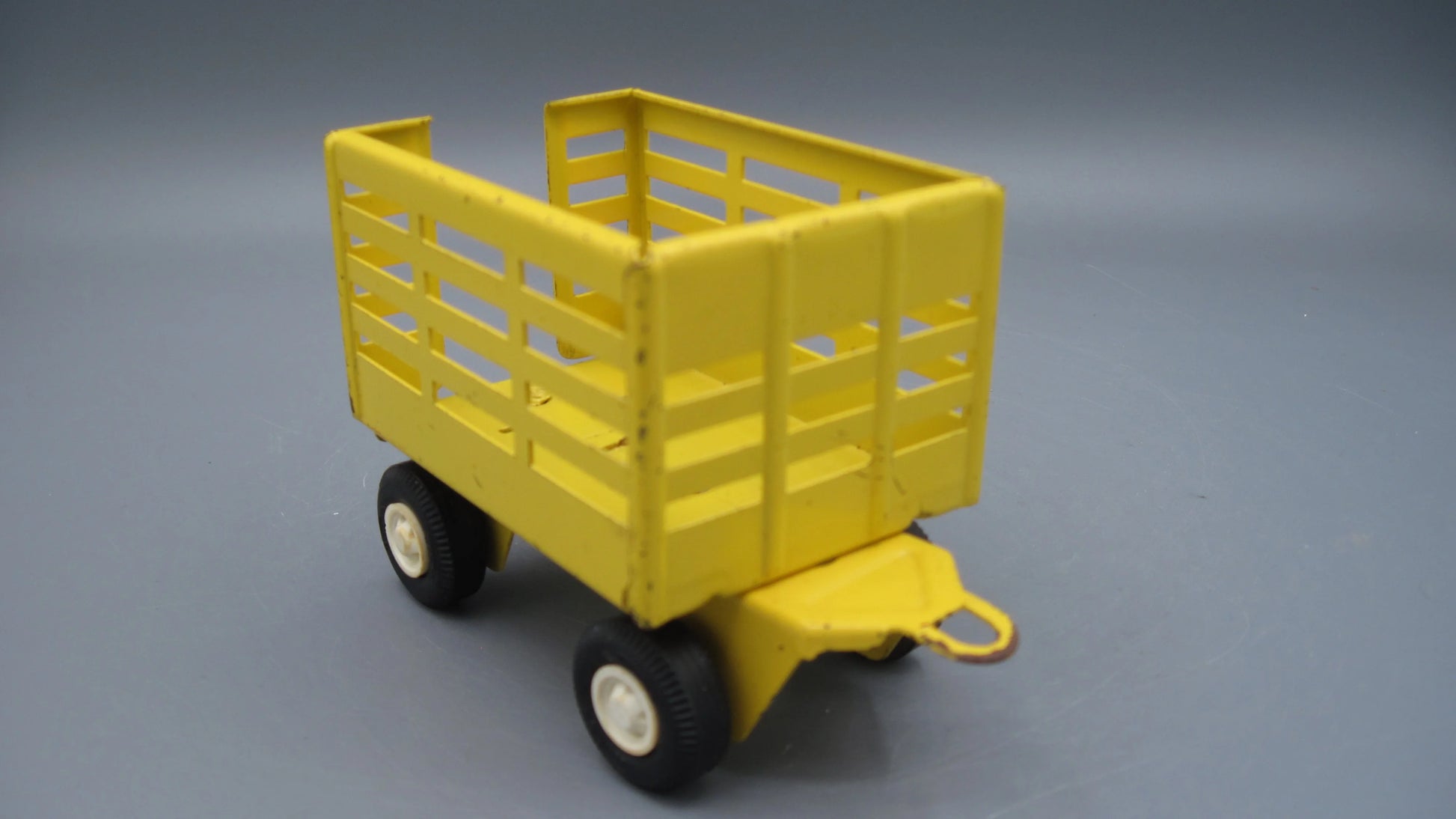 Tonka    Farm Tractor Trailer  Yellow