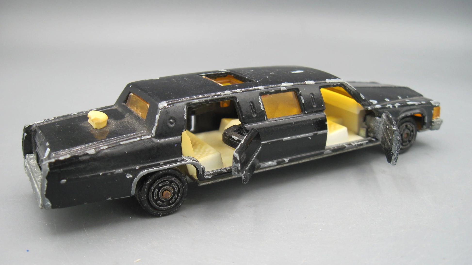 Majorette   Cadillac Limousine  Black