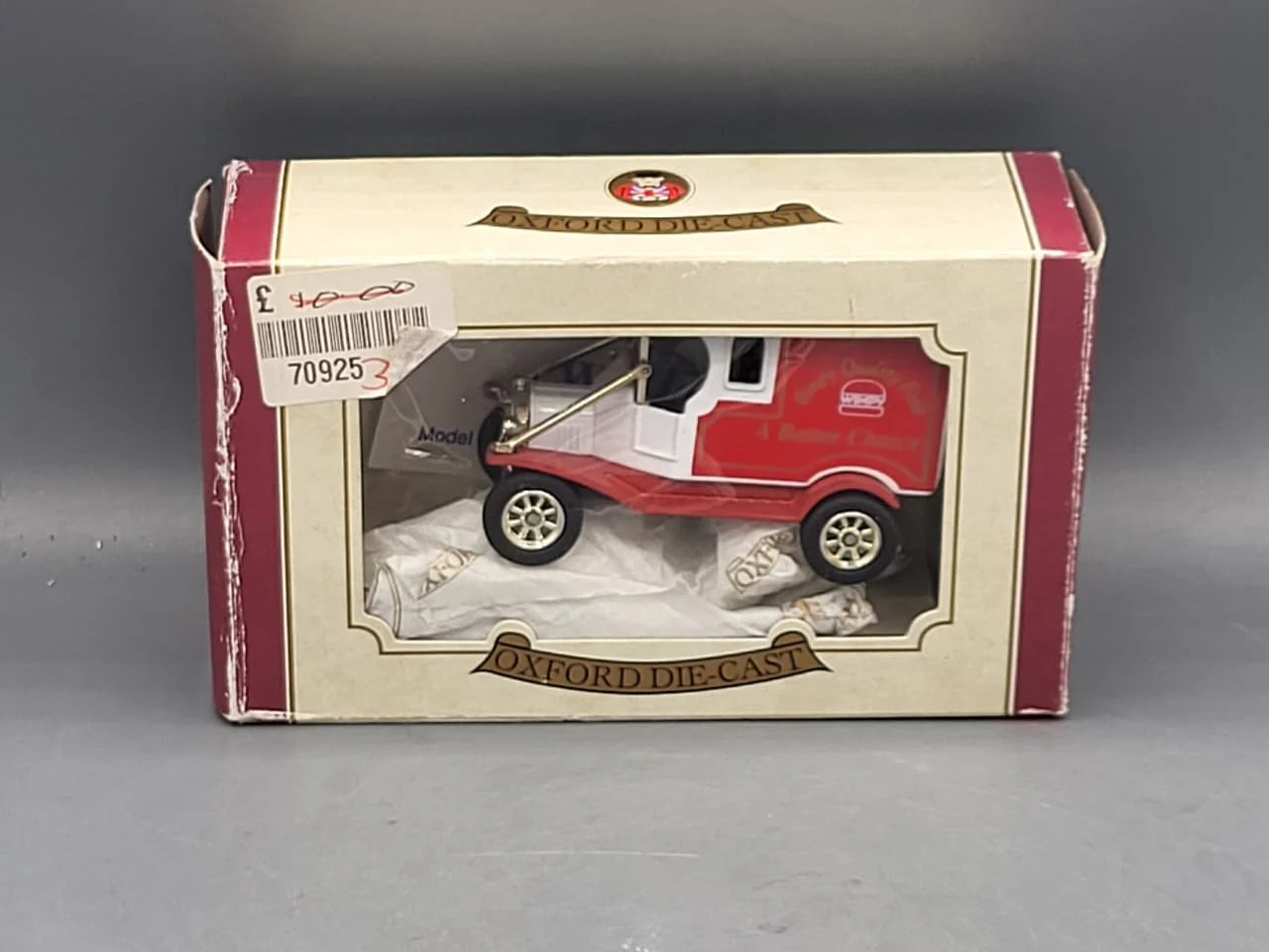 Corgi   Ford Model T - Royal Mail 1915 Red