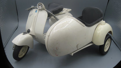 New-Ray   Piaggio Vespa 150 with Side Car 1955 Beige