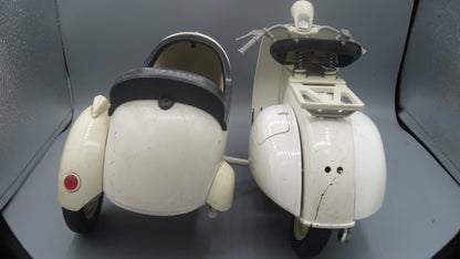New-Ray   Piaggio Vespa 150 with Side Car 1955 Beige