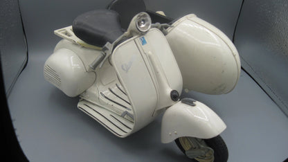 New-Ray   Piaggio Vespa 150 with Side Car 1955 Beige