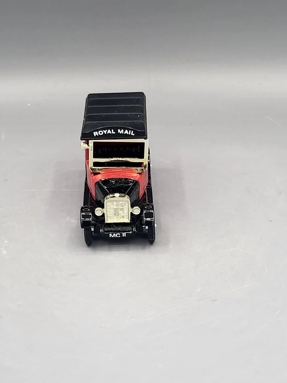 Lledo   Ford Model T - Walkers Crisps 1930 Red