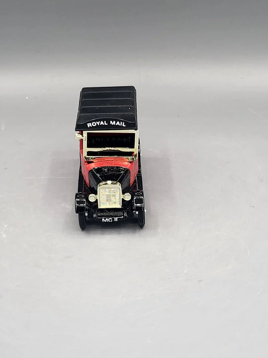 Lledo   Ford Model T - Walkers Crisps 1930 Red
