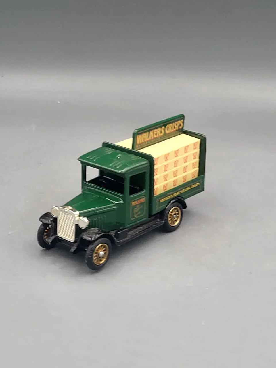 Lledo   Ford Model A Walkers Crisps - Days Gone 1931 Green
