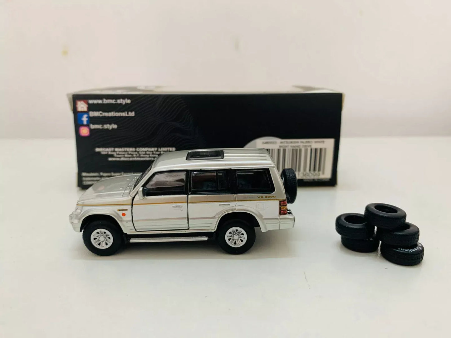 BMC Limited Edition  Mitsubishi Pajero - 2Gen  White Jungle Pack