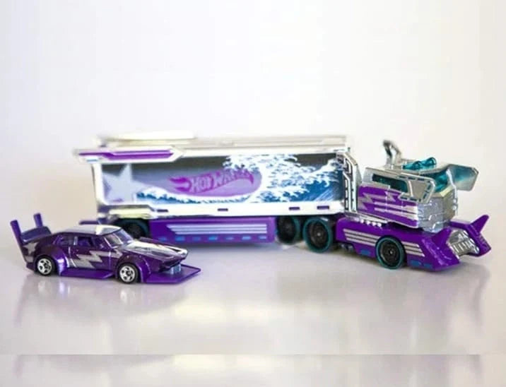 Hot Wheels  Hauler Galactic Express  Galactic Express - (Set of Hauler + Car)  Purple