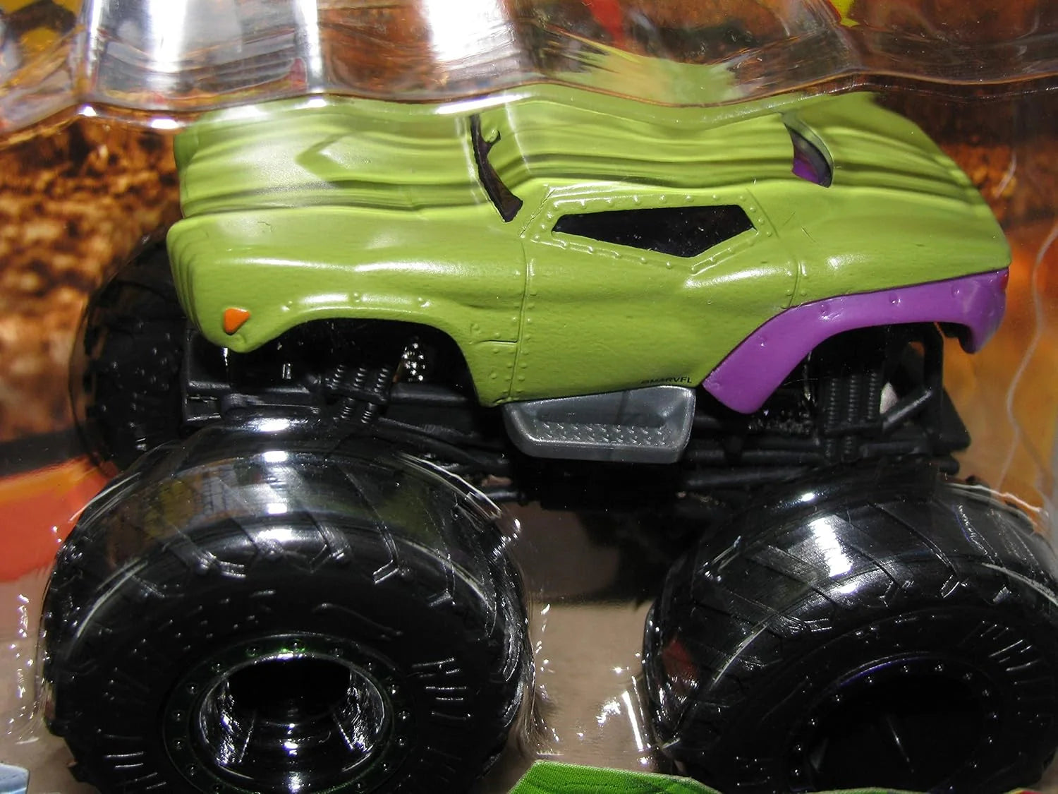 Hot Wheels  Monster Trucks Demolition Doubles (Pack of 2) Marvel Spider-Man VS Marvel Hulk   Red, Green Giant Wheels