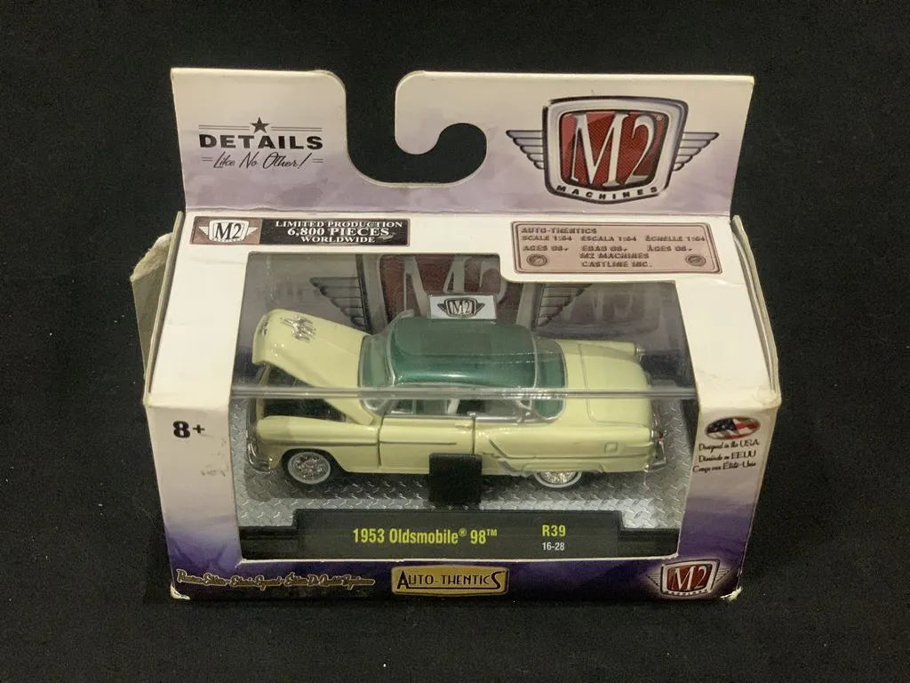 M2 Machines Limited Edition  Oldsmobile Oldsmobile 98 1953 Cream, Green 