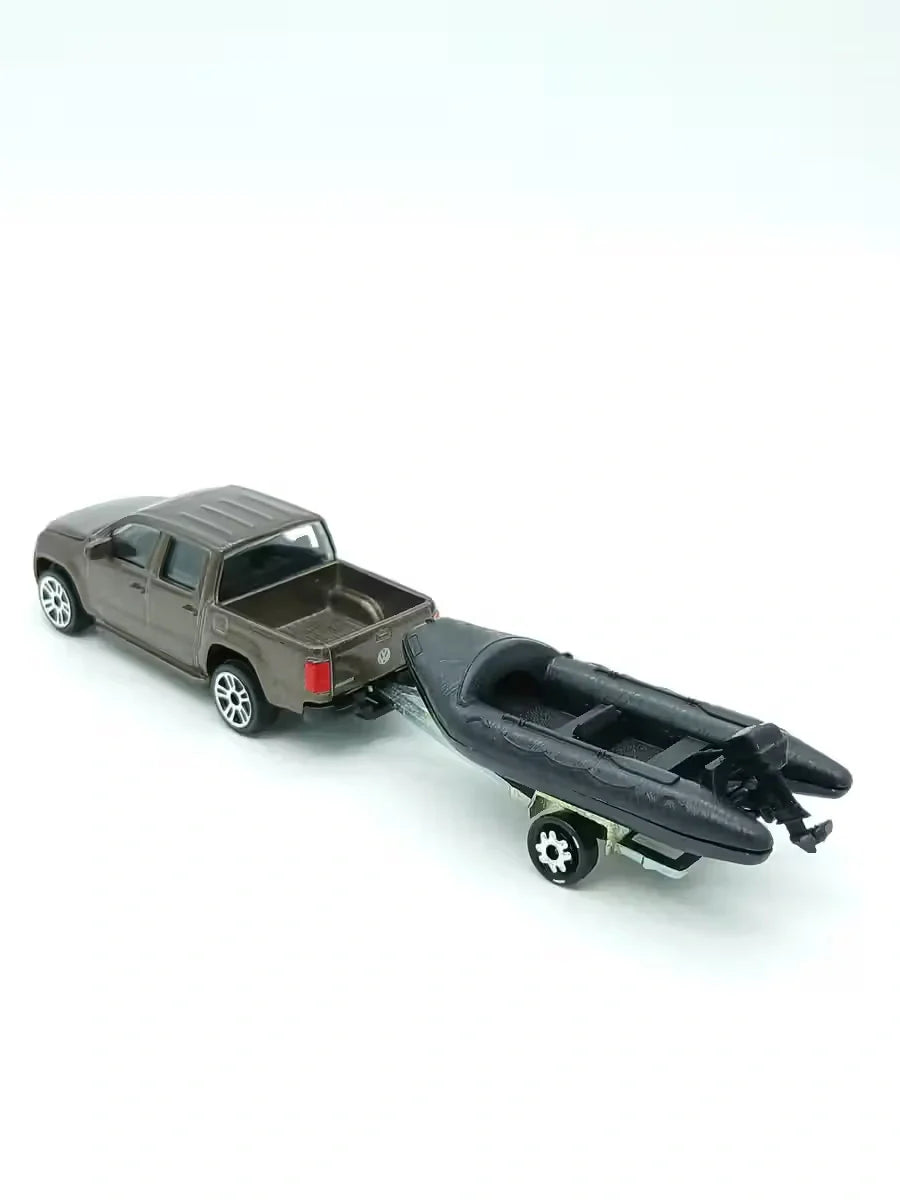 Majorette   Volkswagen Amarok Truck + Speed Boat (Tow Set)  Brown, Black