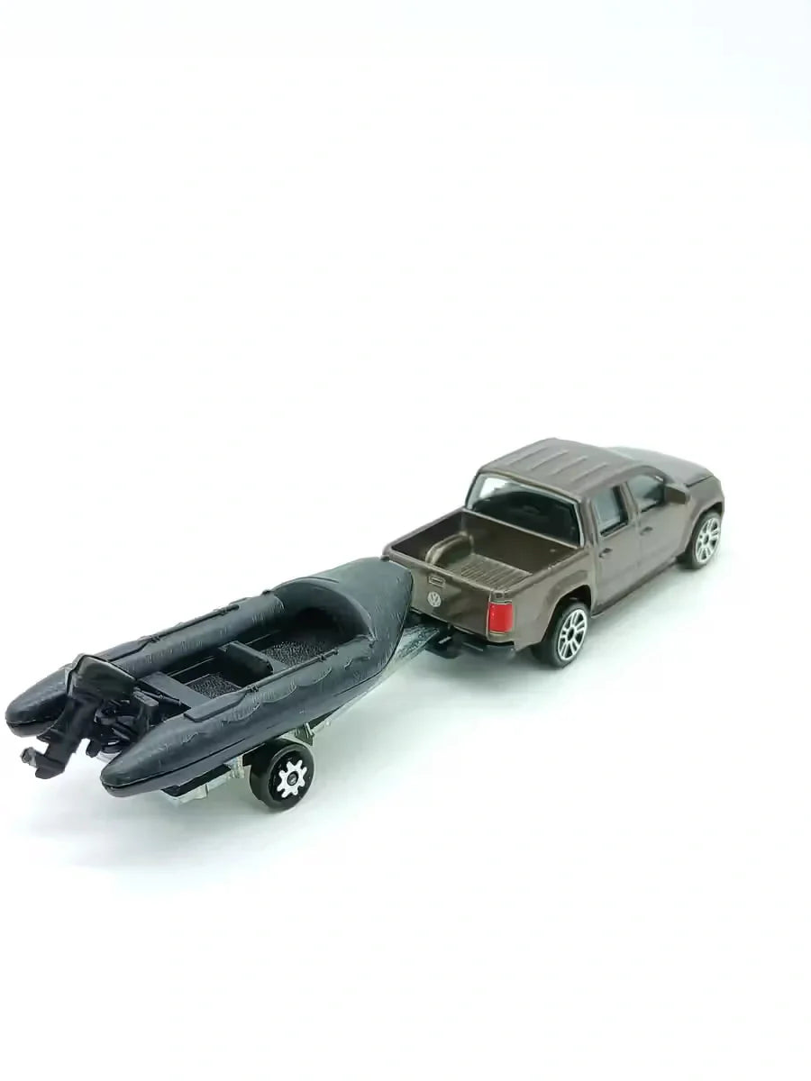 Majorette   Volkswagen Amarok Truck + Speed Boat (Tow Set)  Brown, Black