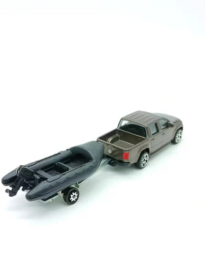 Majorette   Volkswagen Amarok Truck + Speed Boat (Tow Set)  Brown, Black