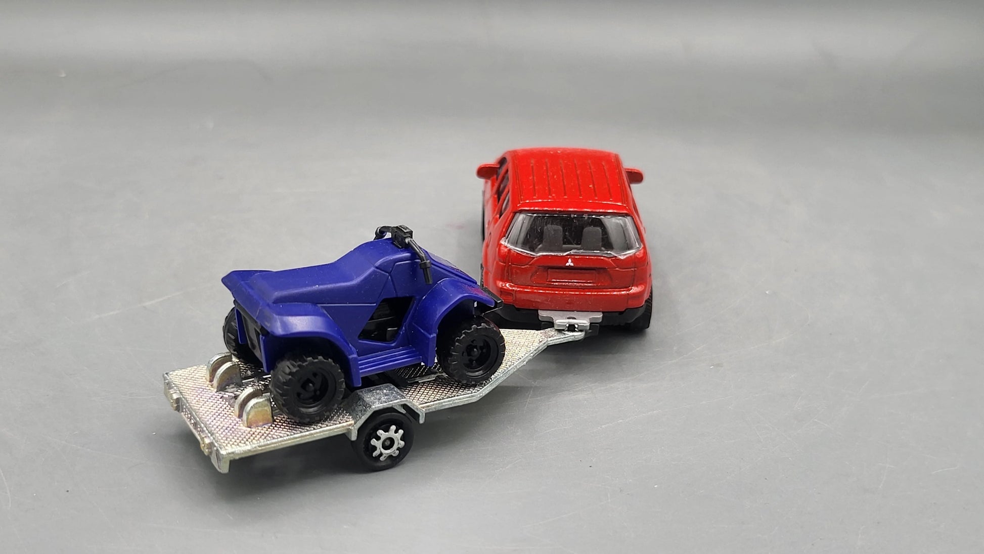 Majorette   Mitsubishi Outlander Truck + Quad Bike (Tow Set)  Red, Blue