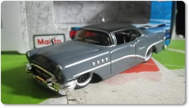 Maisto   Buick Century 1955 Grey & Black