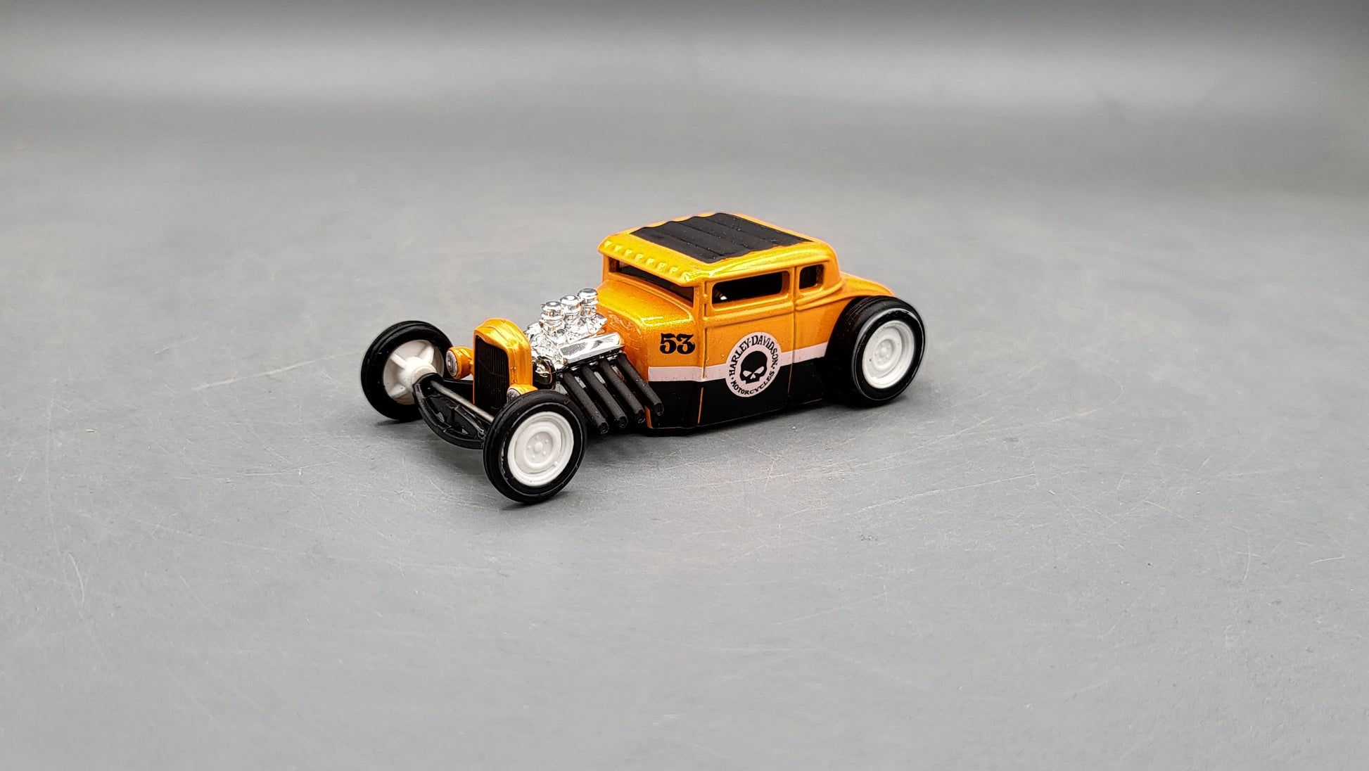 Maisto  H-D Custom Ford Model A 1929 Orange Harley-Davidson Custom