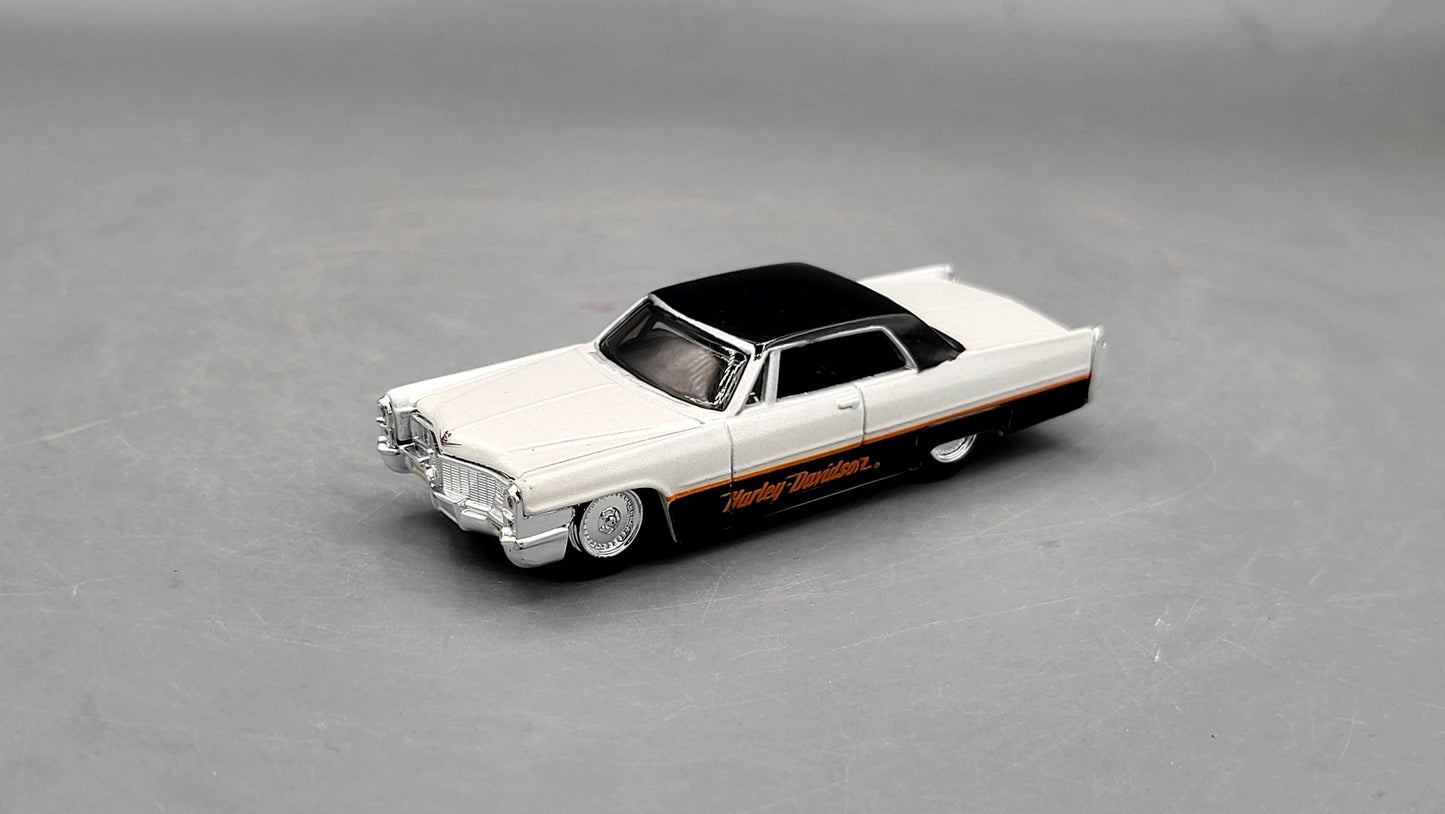 Maisto  H-D Custom Cadillac Deville 1965 Black, White Harley-Davidson Custom