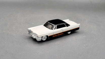 Maisto  H-D Custom Cadillac Deville 1965 Black, White Harley-Davidson Custom