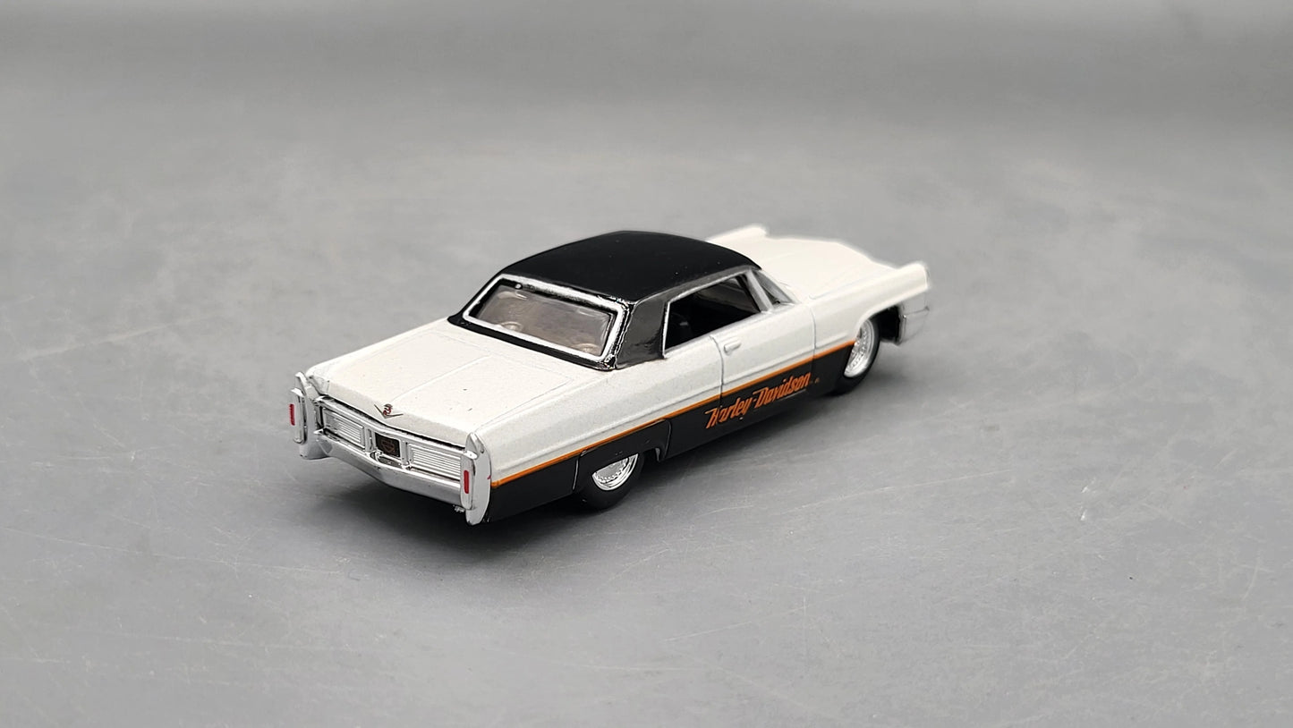 Maisto  H-D Custom Cadillac Deville 1965 Black, White Harley-Davidson Custom