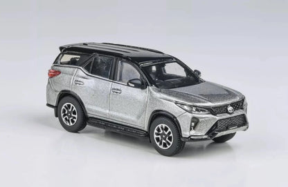 PARA 64   Toyota Fortuner (RHD) 2023 Silver
