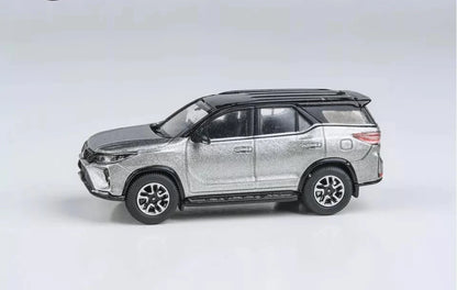 PARA 64   Toyota Fortuner (RHD) 2023 Silver