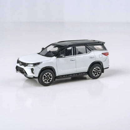 PARA 64   Toyota Fortuner (RHD) 2023 White
