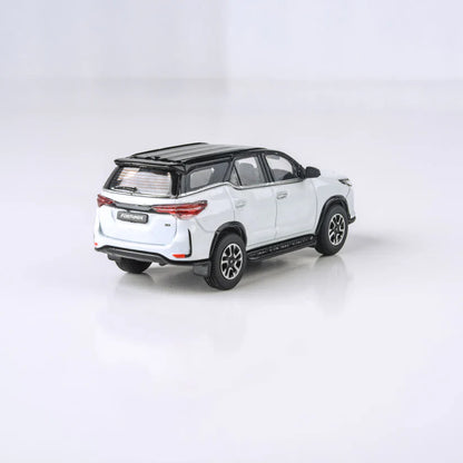 PARA 64   Toyota Fortuner (RHD) 2023 White