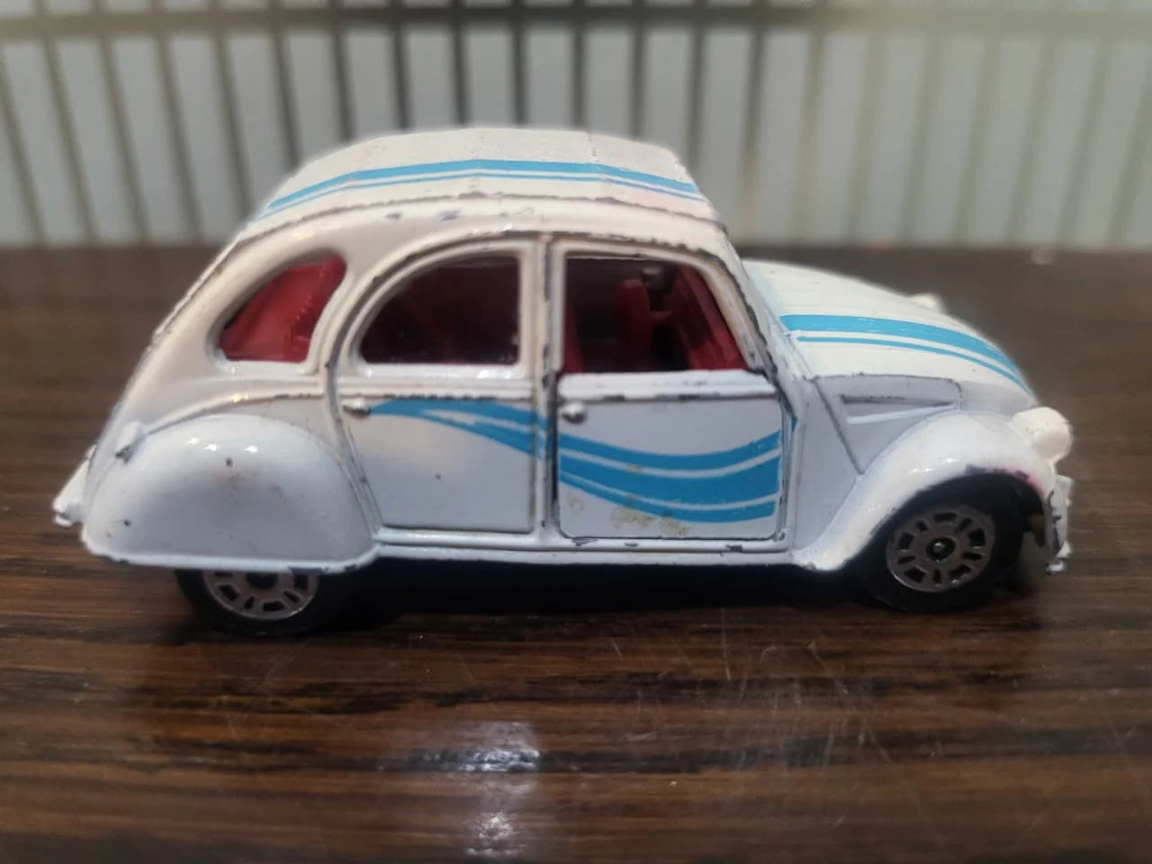 Corgi   Citroen 2CV6  White