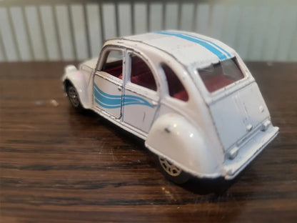 Corgi   Citroen 2CV6  White